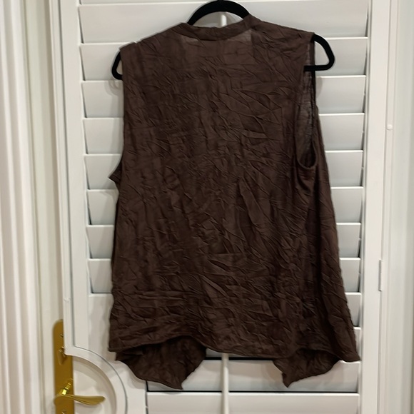 Chico’s Brown Crinkle Light Weight Size 2 (12/14) Vest, New without Tags - Picture 3 of 6